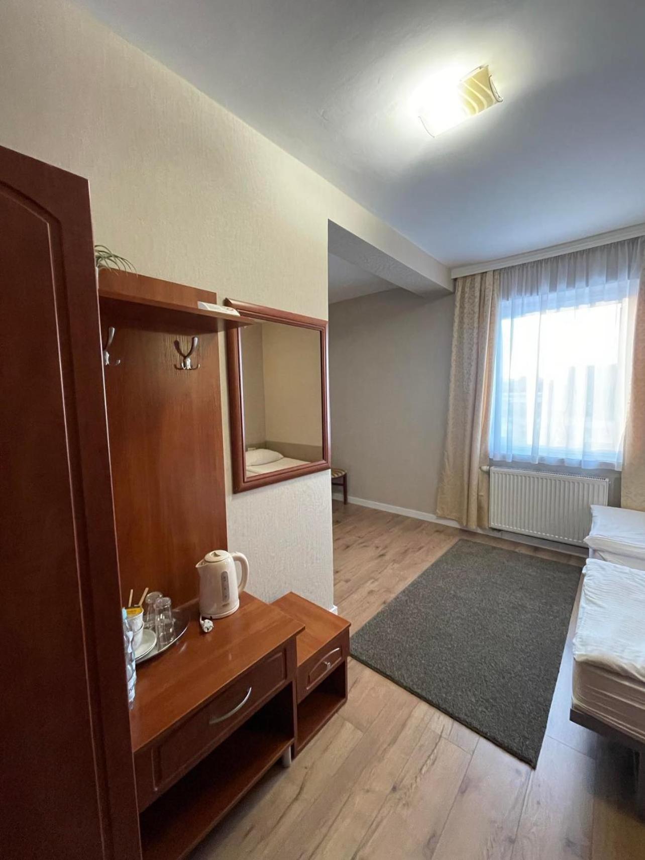 Hotel Arkadia Konskie Exterior photo