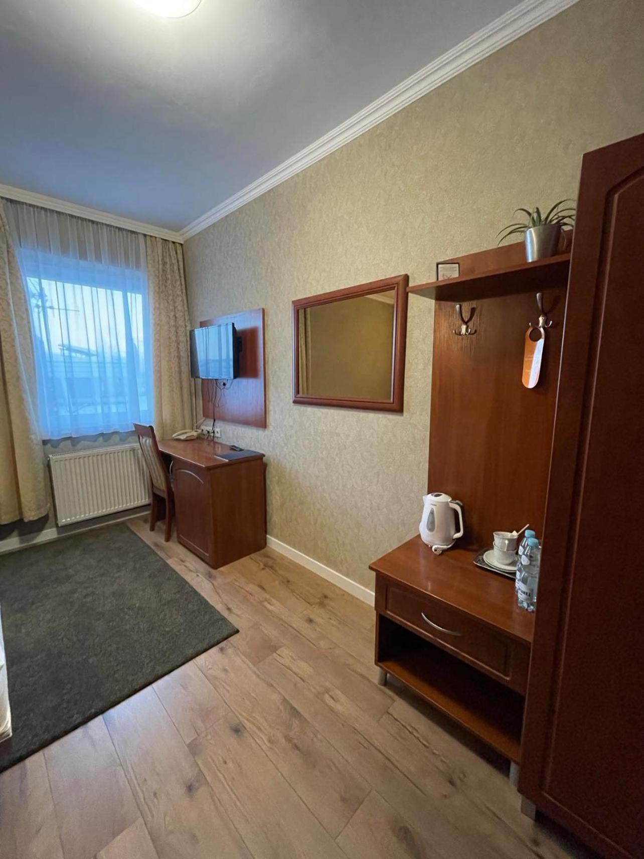 Hotel Arkadia Konskie Exterior photo