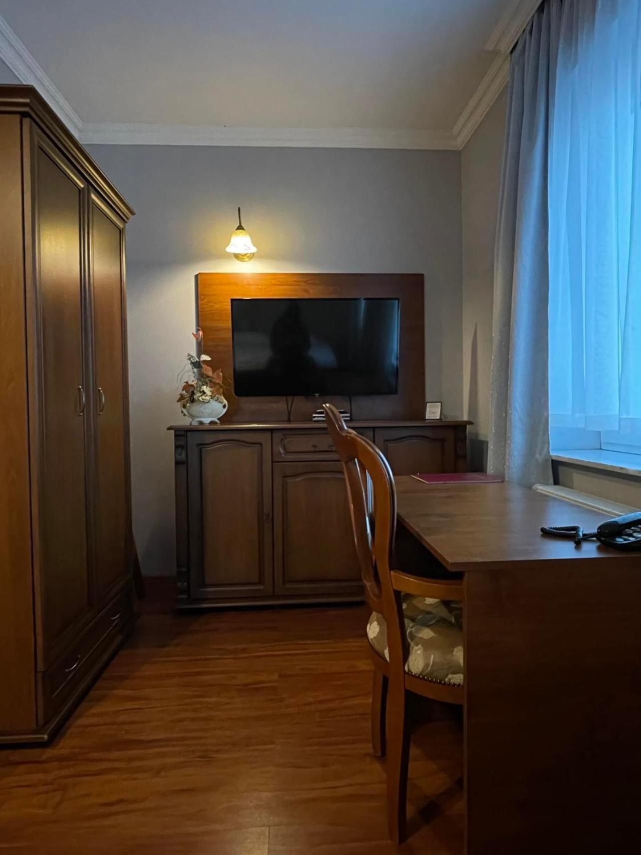 Hotel Arkadia Konskie Exterior photo